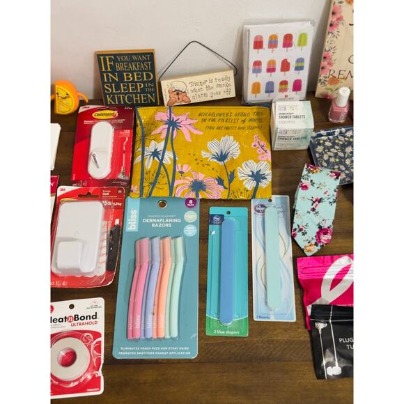 Misc Junk Drawer- Mixed Lot - Trinkets, Collectibles, Shoe Laces, Nail Polish - Picture 3 of 4